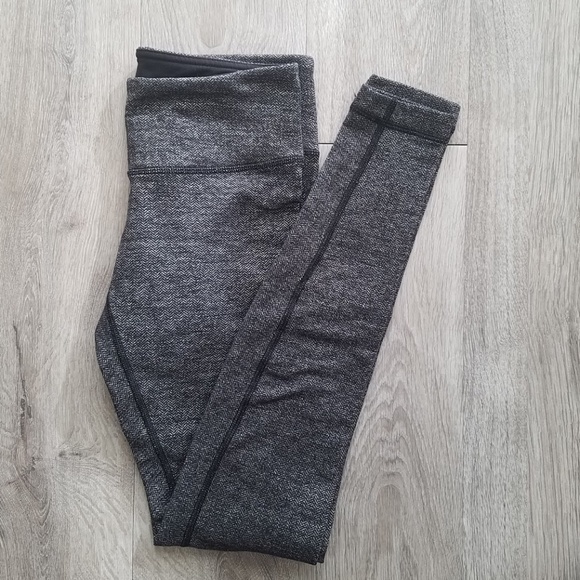 lululemon athletica Pants - Lululemon Mid Rise Wunder Under Legging